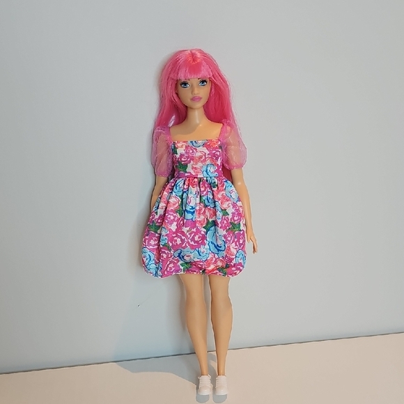 Barbie Doll with Pink Hair - Picture 1 of 4